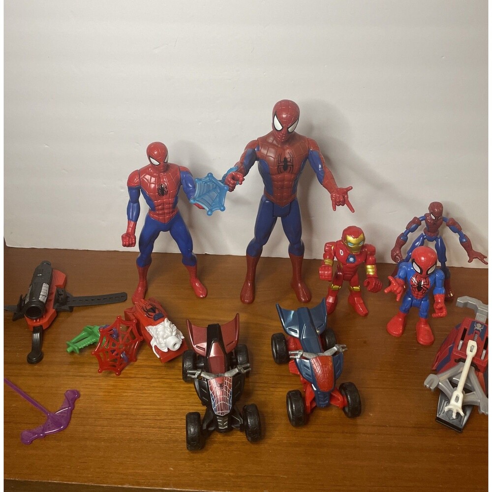 Lot SPIDER-MAN Marvel Action Figures Motorcycle And Web Shooters + Accessories
